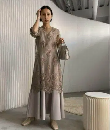 AMERI 3WAY LAYERED LACE DRESS 자수 원피스