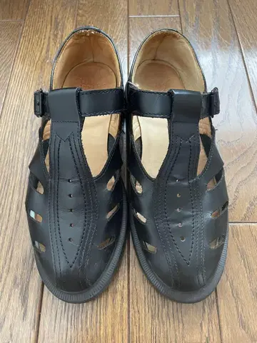Dr. Martens Deirdre 블랙 로퍼 36 EU