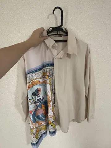 베이지 긴팔 셔츠 패턴