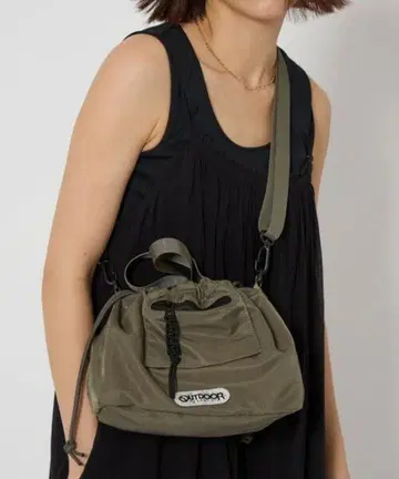 OUTDOORPRODUCT 숄더백 올리브 미사용 새상품