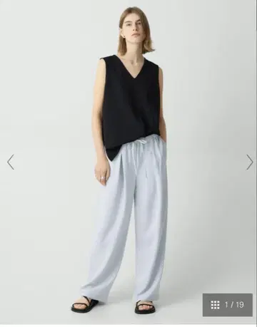 Theory Admiral Crepe Pleated Pant 펄 블루