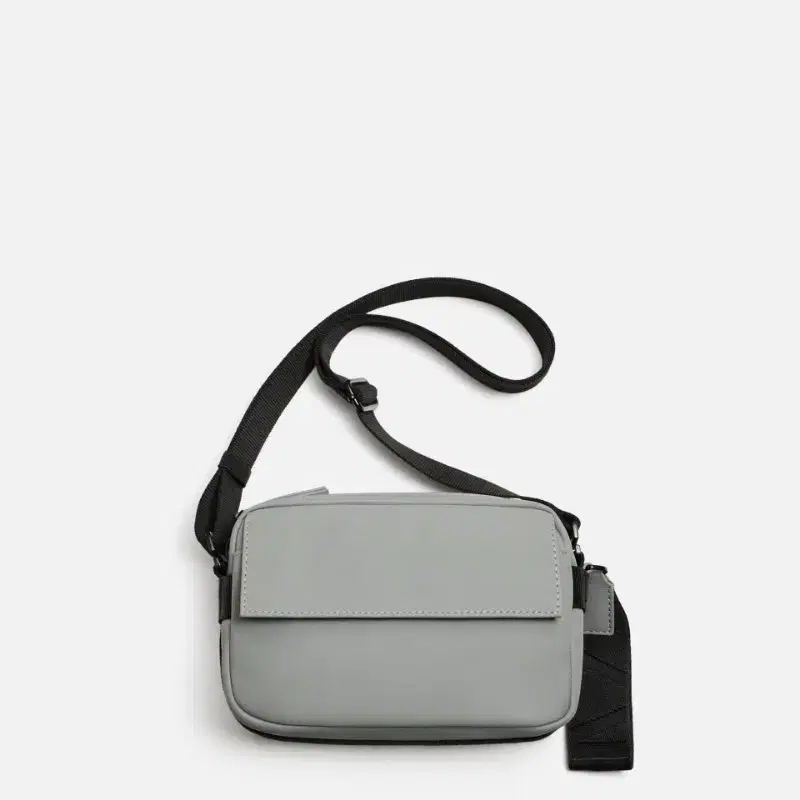 ［ZARA］ラバークロスボディバッグ 3601/520/802 ZARA | 자라 Zara Men's Rubberized Crossbody Bag 3601/520/802