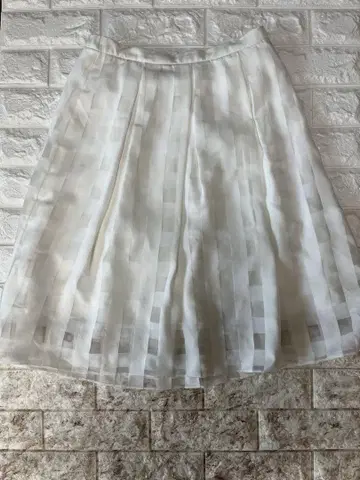 새상품급 BIANCA epoca 플레어 스커트 38 화이트