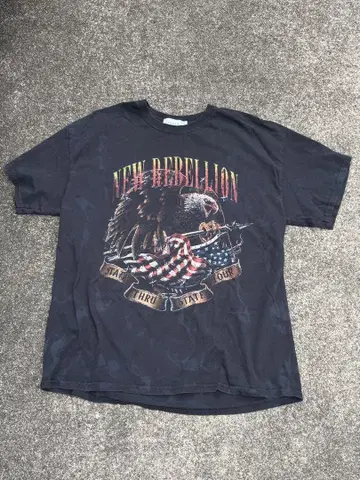 TOPMAN NEW REBELLION 티셔츠 M 사이즈