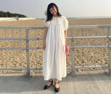 로지몬스터 미사용 새상품 M 프릴이 달린 퍼프 슬리브 롱 원피스
