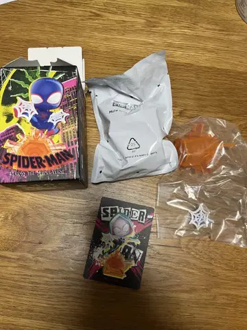 POPMART 스파이더맨 그웬