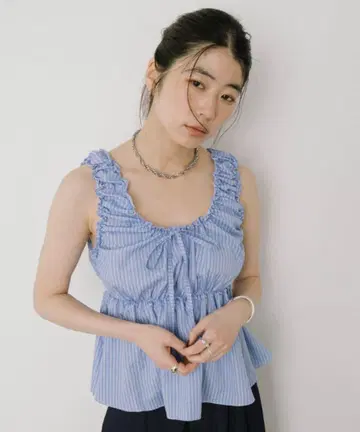 DRWCYS 슬리브리스 개더 리본 블라우스