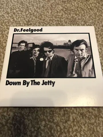 DR. FEELGOOD down by the jetty