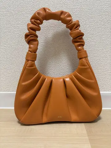JW PEI 오렌지 숄더백