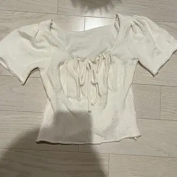 아이보리 프론트 개더 반팔 상의
