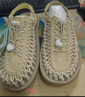 KEEN 베이지 뜨개질 스포츠 샌들 27cm