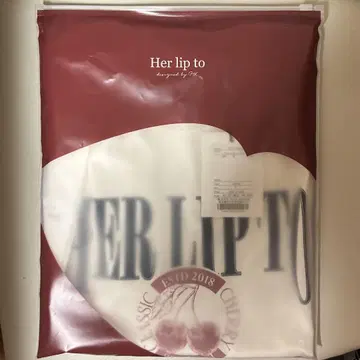 Herlipto Classic Cherry Tee 화이트