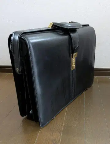 천연 가죽 아타셰 케이스