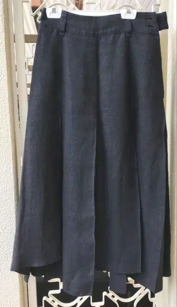 블랙 린넨 플리츠 스커트