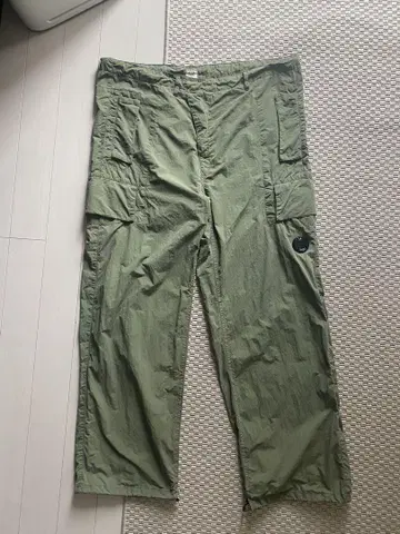 C.P. COMPANY 오버사이즈 카고 팬츠