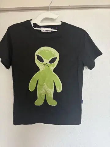 Hoodood 에이리언 프린트 티셔츠