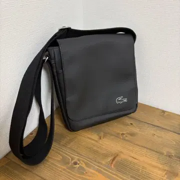 라코스테 숄더백