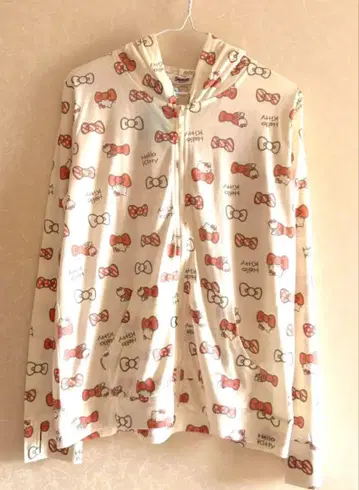 산리오 sanrio 산리오 헬로키티 후드티 새상품