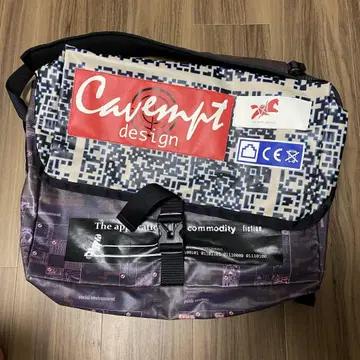 Cavempt 디지털 프린트 메신저 백