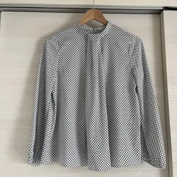 untitled 언타이틀 조젯 모던 스퀘어 도트 셔츠