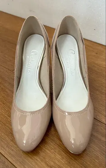 DIANA 에나멜 하이힐 23cm