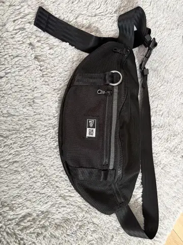 뉴에라 바디백 블랙