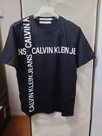 CALVIN KLEIN JEANS 블랙 티셔츠 L 사이즈