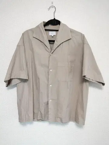 UNDECORATED MAN 반팔 셔츠 베이지 사이즈 1