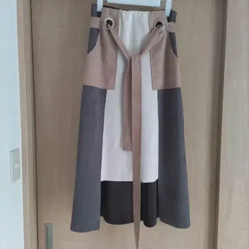 RADIATE 라디에이트 본딩 스커트 M