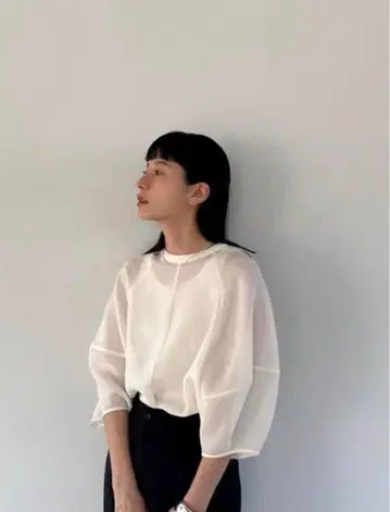 MESH FORM SLEEVE BLOUSE 화이트 1 사이즈