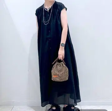 글로벌 워크 에어리 릴랙스 슬리브리스 원피스 블랙 롱