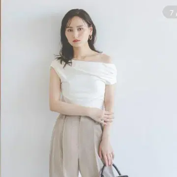 SNIDEL 루즈 넥 컷 풀오버 아이보리 Free