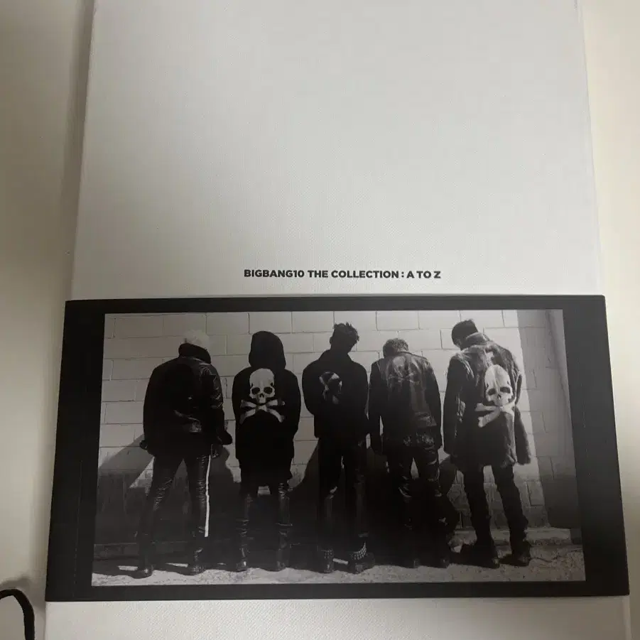 GD & TOP DVD + PHOTBOOK bigbangカレンダーセット 91tZDvrjBgL._UF350,350_QL50_.jpg