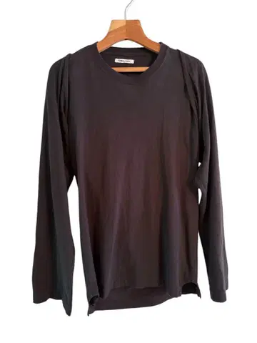 우치다 후미카 SEPARATE-SLEEVE LONG TEE