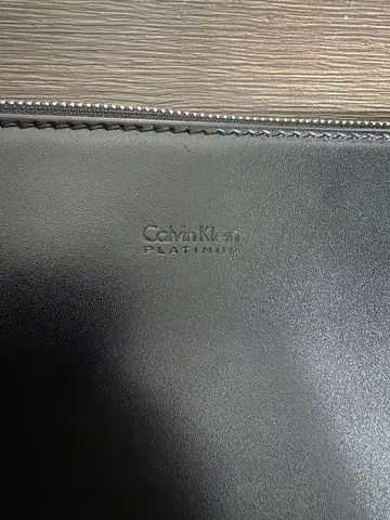 캘빈클라인 플래티넘 블랙 클러치백