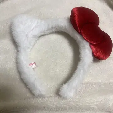 산리오 퓨로랜드 귀가 달린 머리띠 빨간 리본 헬로키티 화이트 화이트