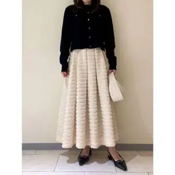 mila owen 턱 볼륨 샤기 플레어 롱 스커트 아이보리 0