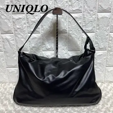 새상품급 유니클로 C 가죽 터치 퍼프 백 블랙