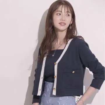 새상품 JUSGLITTY 반팔 배색 V 니트 앙상블 네이비 가디건