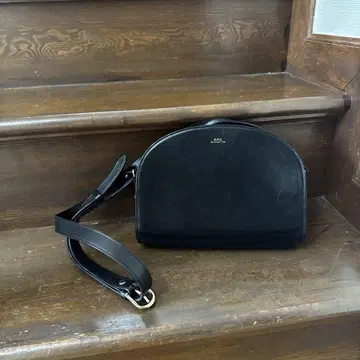 아페쎄 숄더백 블랙 검정