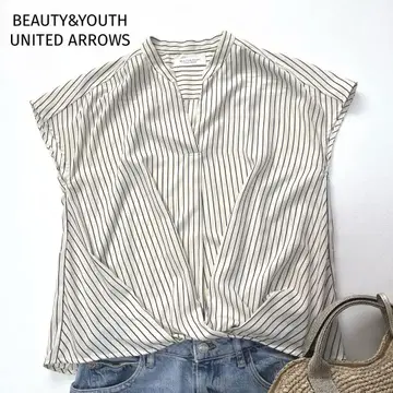 뷰티 앤 유스 스트라이프 프론트 턱 블라우스 반팔 일본제