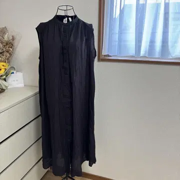 블랙 슬리브리스 원피스