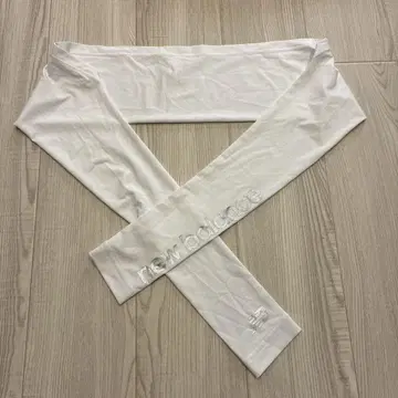 뉴발란스 화이트 암커버