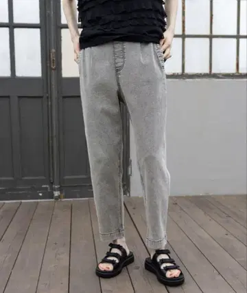 스트레치 테이퍼드 팬츠 새상품급 L 그레이 데님