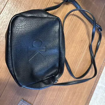 CK 블랙 숄더백