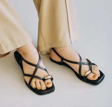메탈 통 플랫 샌들