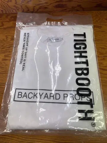 미착용 TIGHTBOOTH 타이트 부스 BACKYARD PROPS Tee