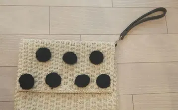폼폼 포함 베이지 토트백