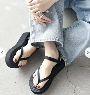 Teva 블랙 스포츠 샌들 웨지솔