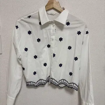 ZARA 자수 화이트 크롭 셔츠 S